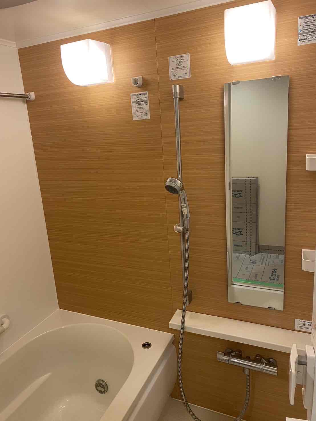 シンプルな浴室とトイレにリフォーム