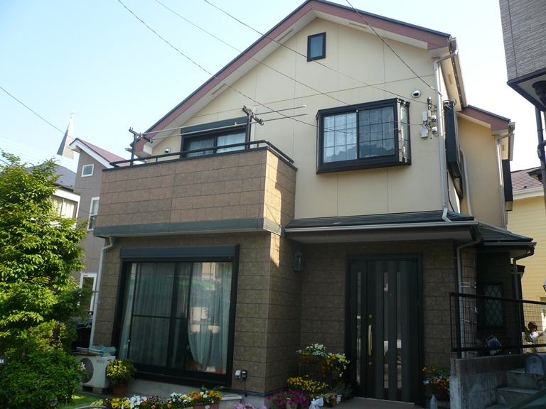 落ち着いた配色で美観と耐久性を向上！外壁・屋根塗装工事