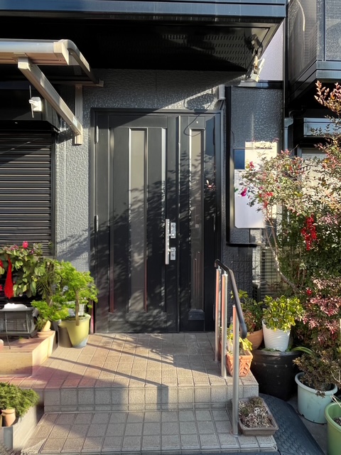 大正区築26年戸建て玄関ドア窓断熱リフォームを実施しました