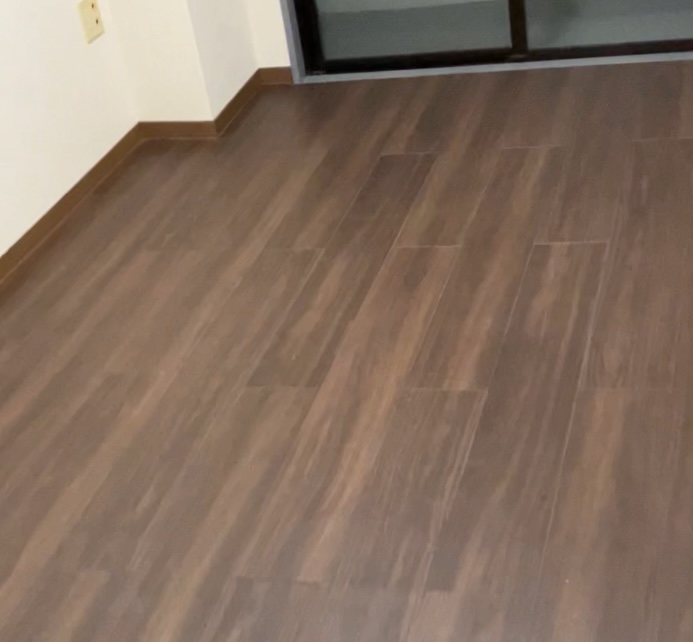 シックな色合いへ