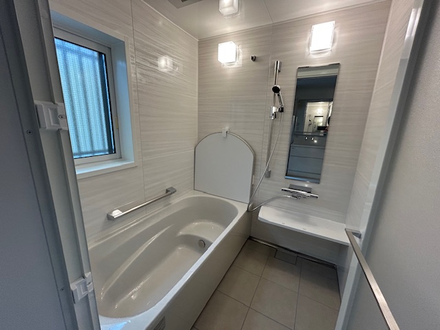 �Ɩ��@�Ǖt��LED
�����@�l���嗝��
�J�E���^�[�@����
�萠�@��ӏ�