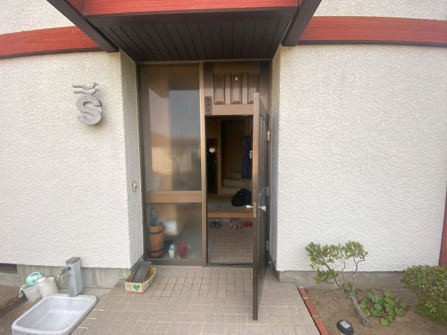 夫婦をつなぐ玄関ドア