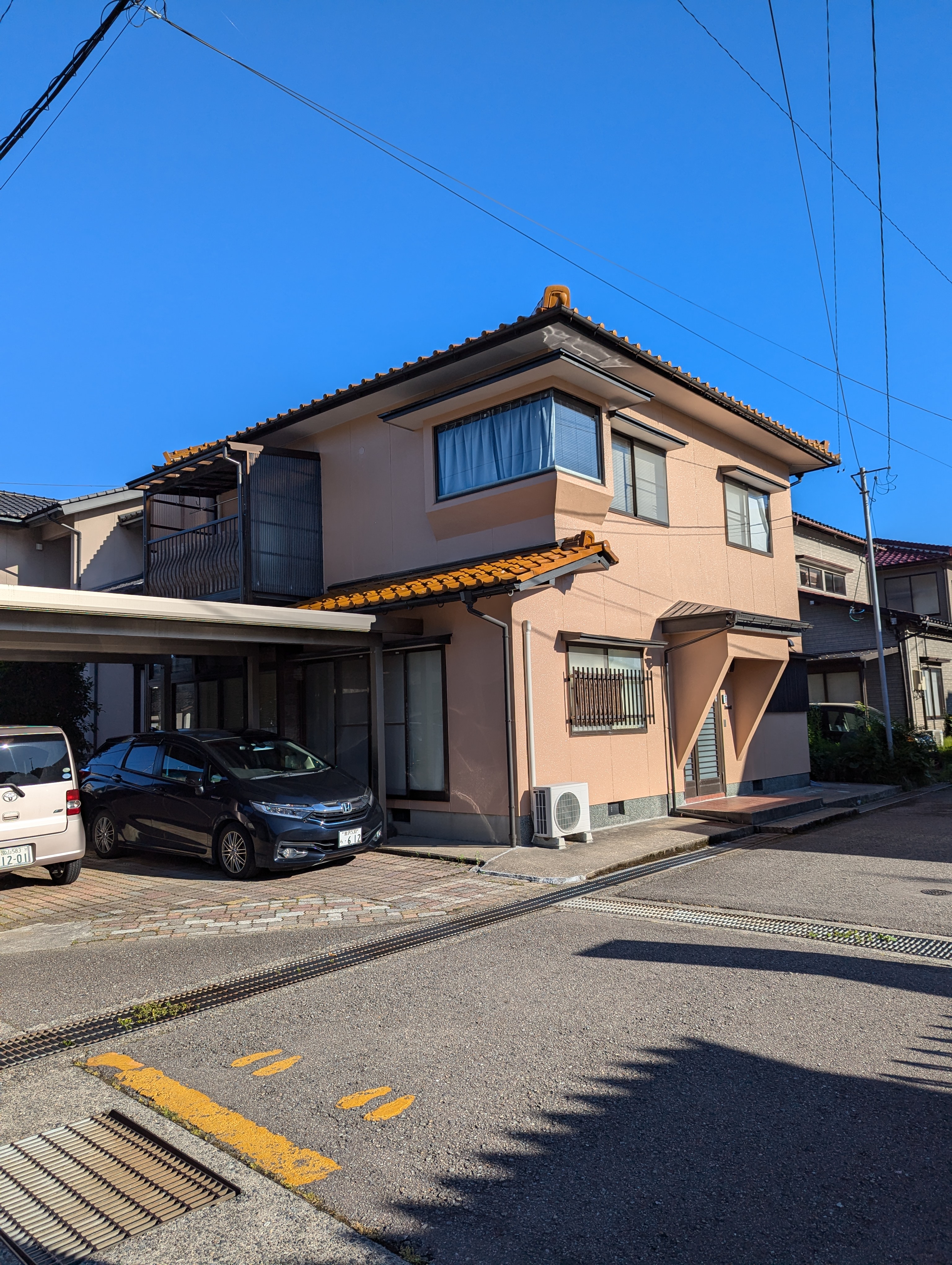 外壁塗装、屋根瓦の、棟積み直し