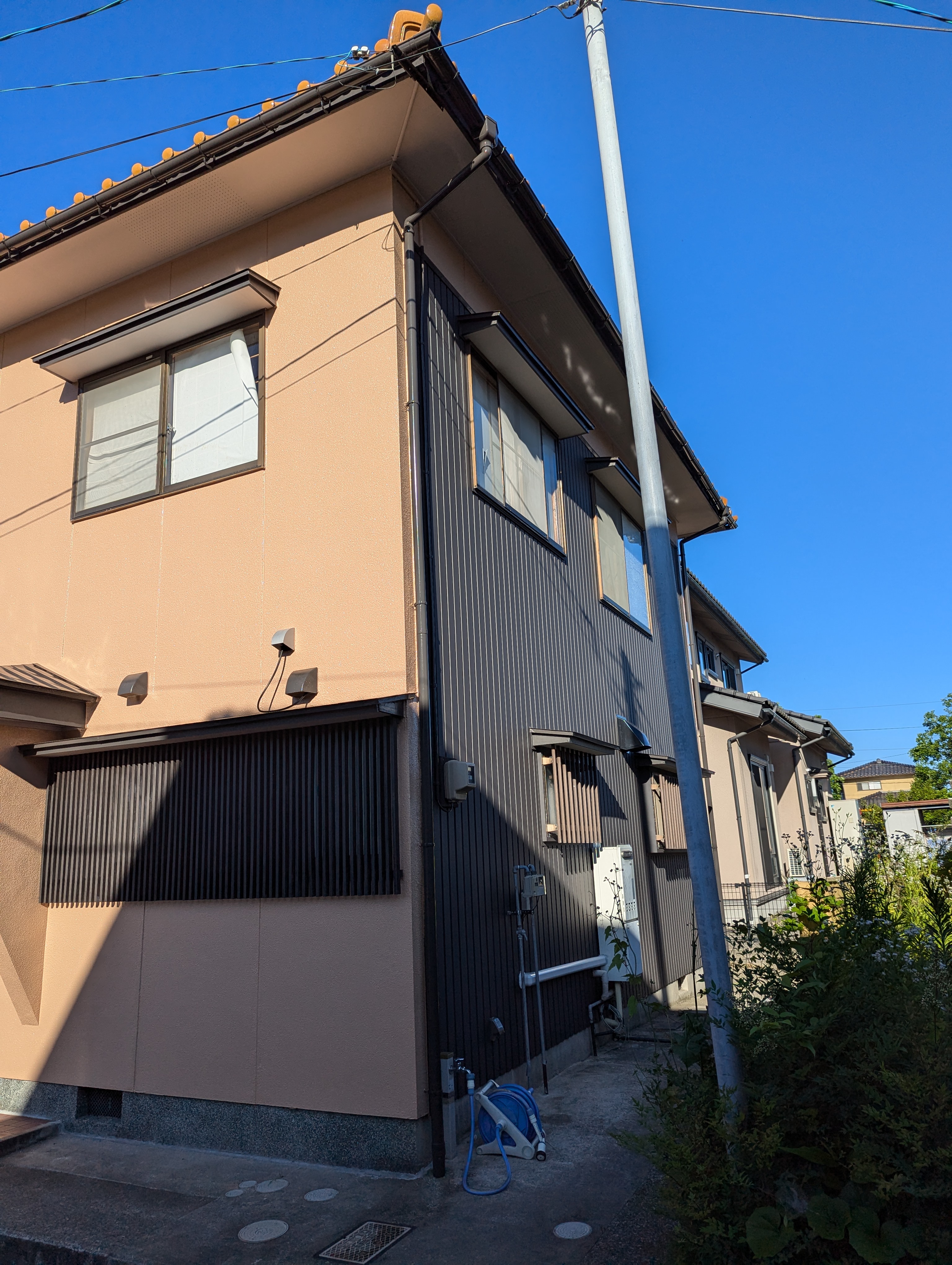 外壁塗装、屋根瓦の、棟積み直し