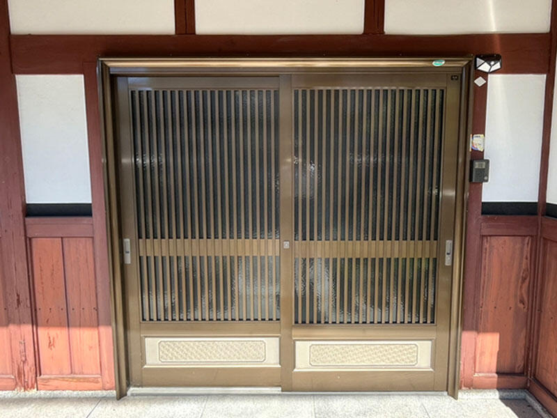 断熱と防犯も兼ね揃えた玄関ドアへ！
