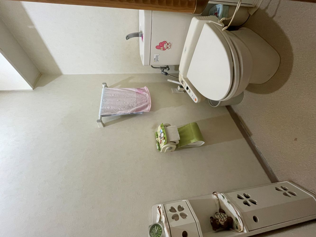 好きな色の壁紙に！トイレリフォーム
