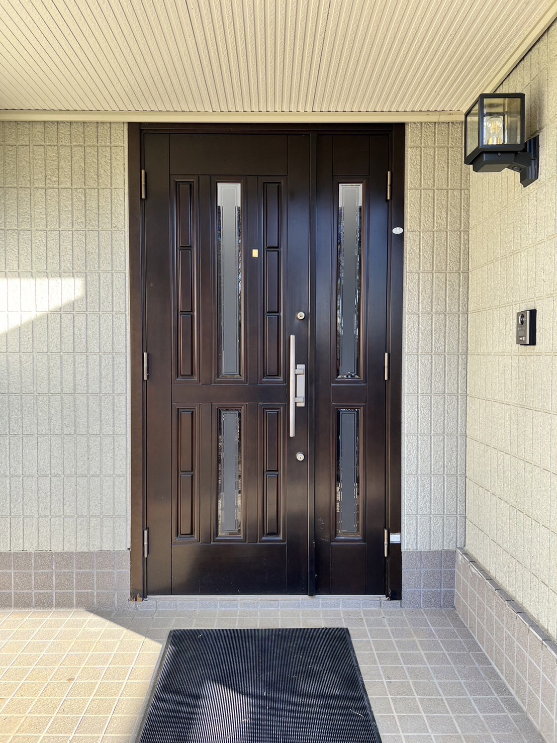 玄関ドアリフォーム工事