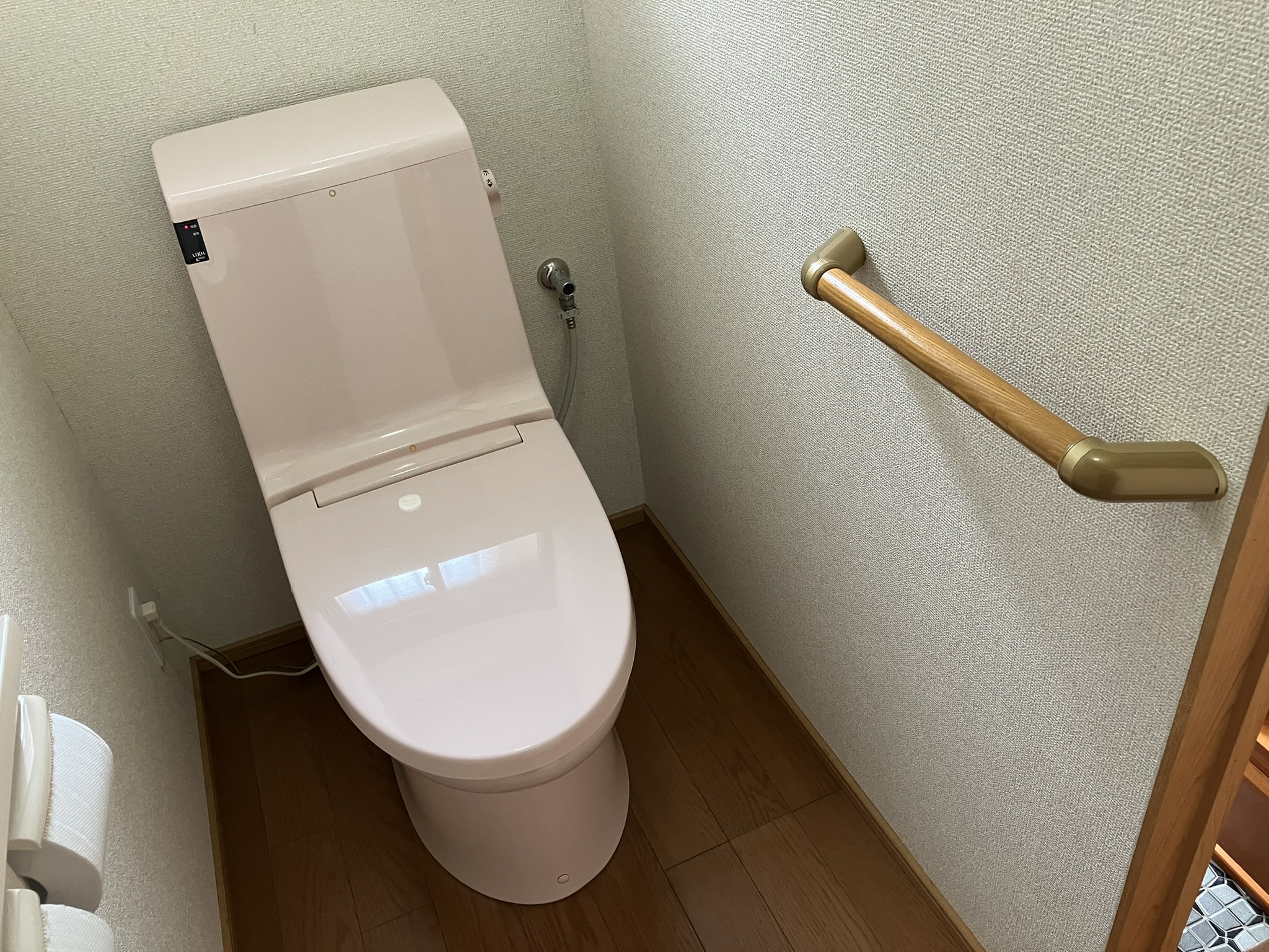 1日施工！可愛らしいピンク色トイレにリフォーム