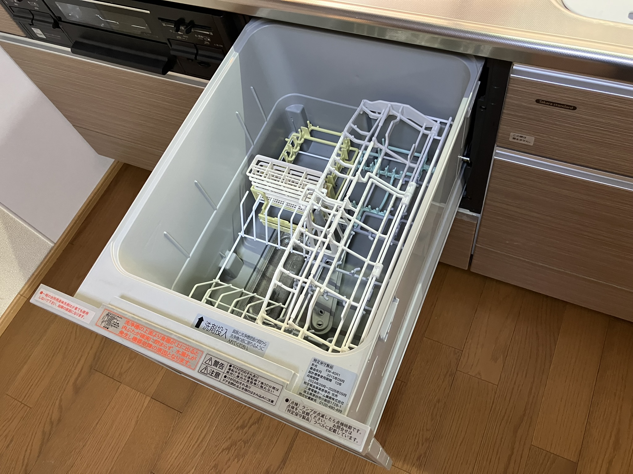 快適綺麗な木目調パネルキッチンへ生まれ変わりました！