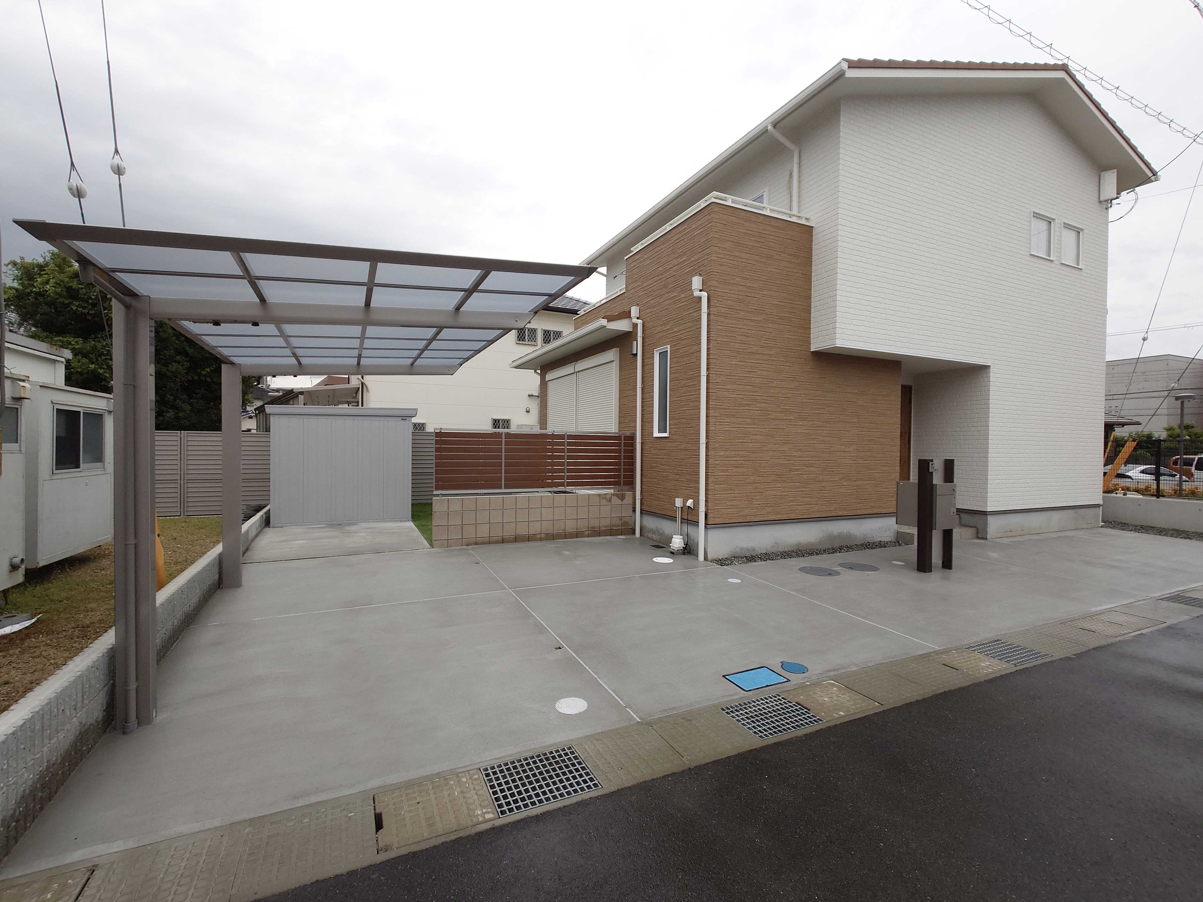 物置、人工芝、テラスタイルを施工した新築工事
