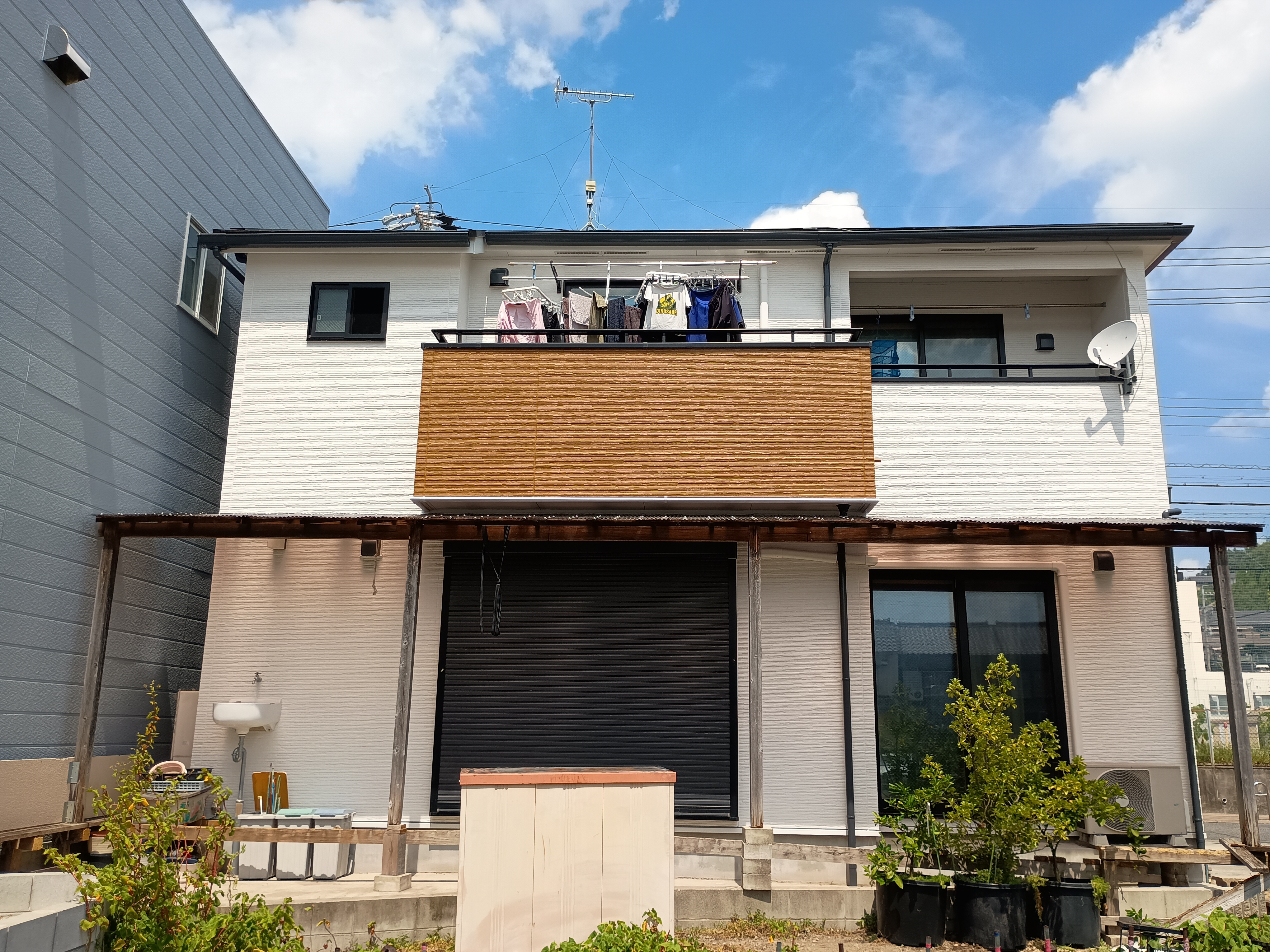 外壁塗料及び波板付け替え