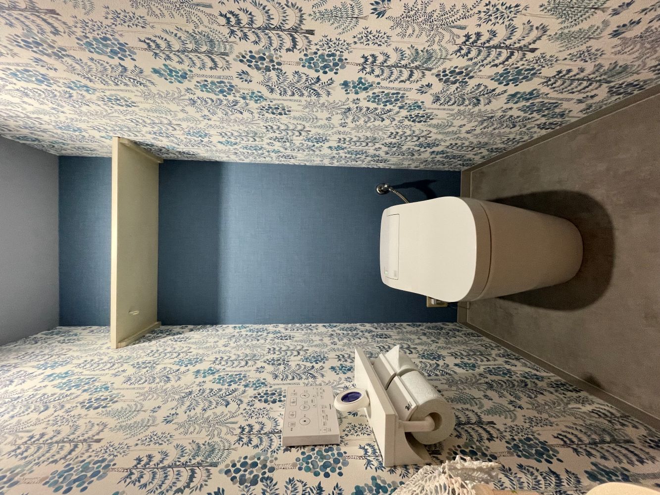 北欧風の壁紙でイメージチェンジ！トイレリフォーム