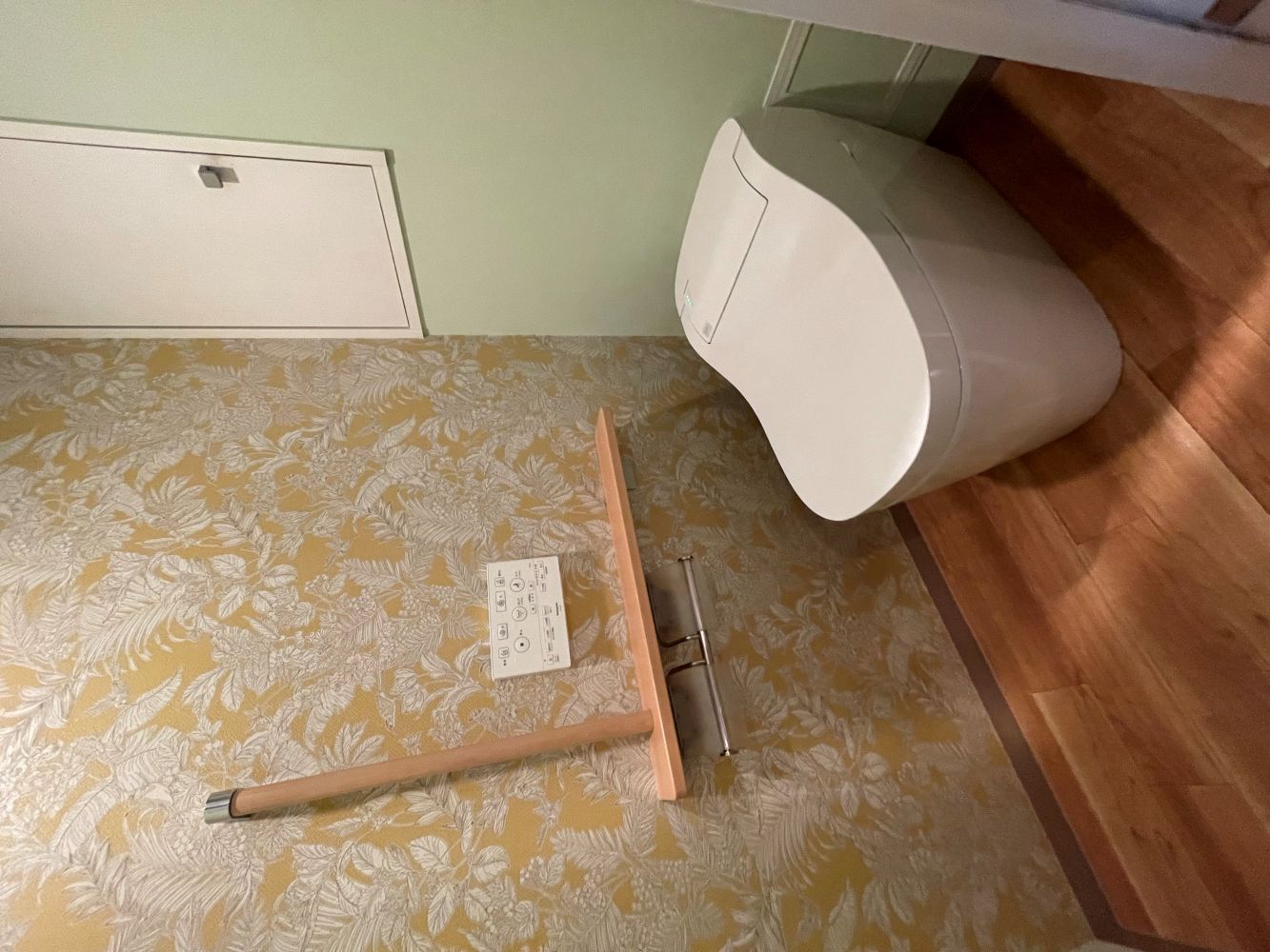 シンプルなトイレからイメージチェンジ！トイレリフォーム