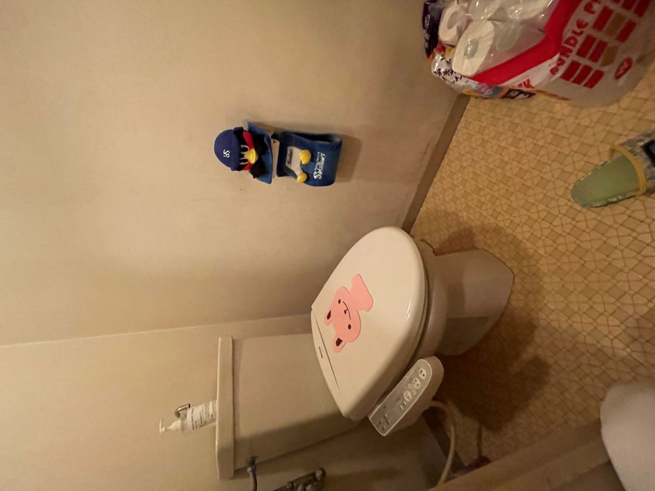 お気に入りの壁紙に貼り替え！トイレリフォーム