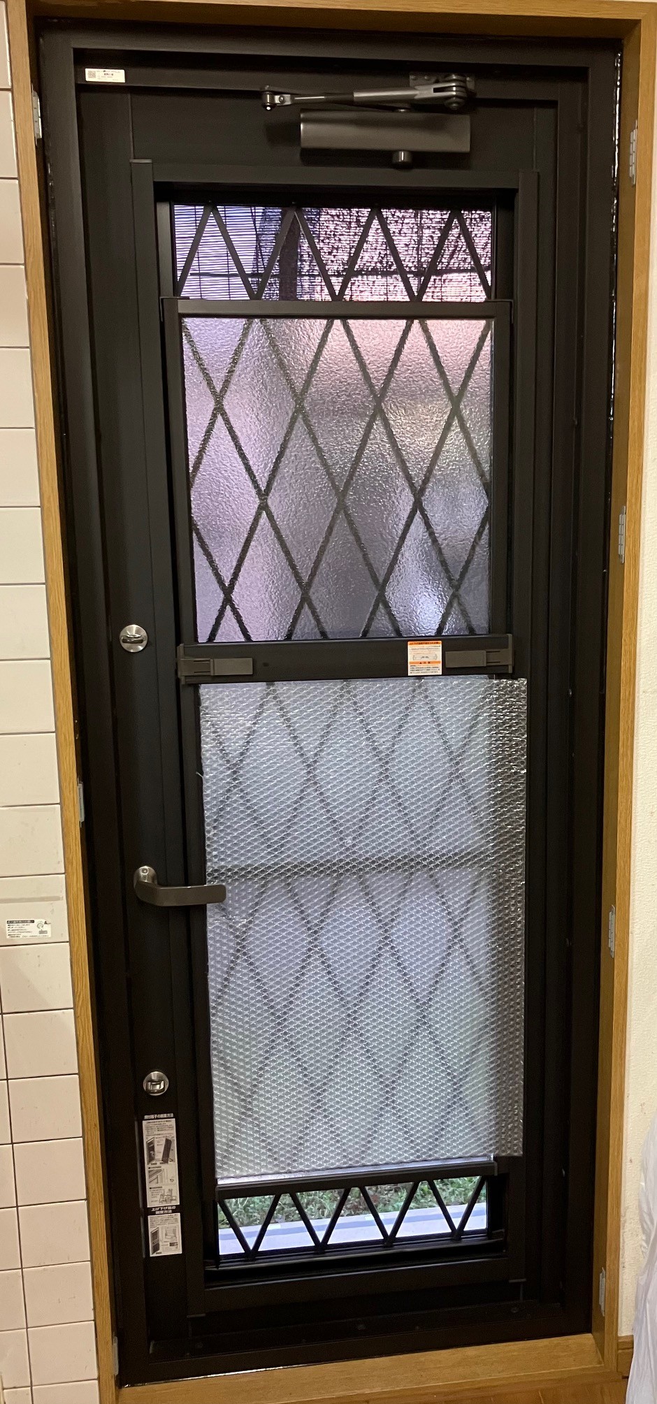 キッチン側からの写真です。
少し上下を開けた状態です。