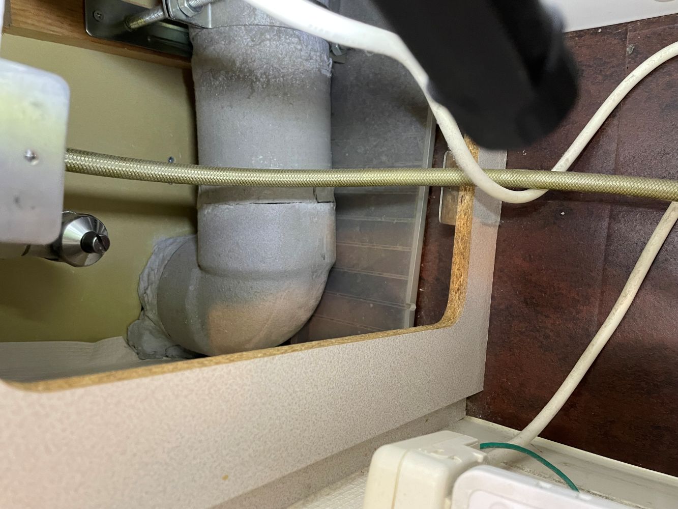 見えない工夫でスタイリッシュな空間へ　トイレリフォーム