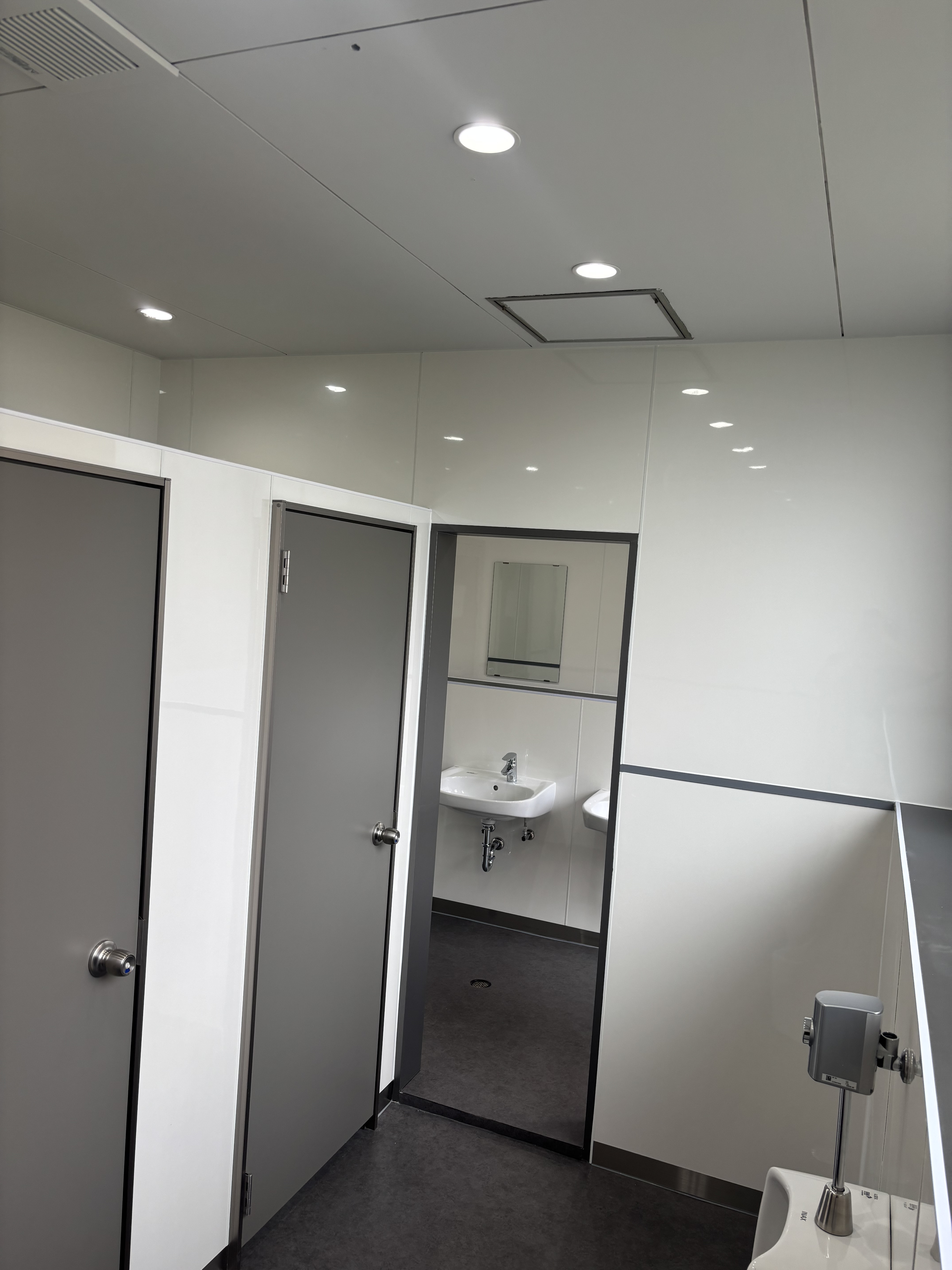 工場・オフィスのトイレ改修工事