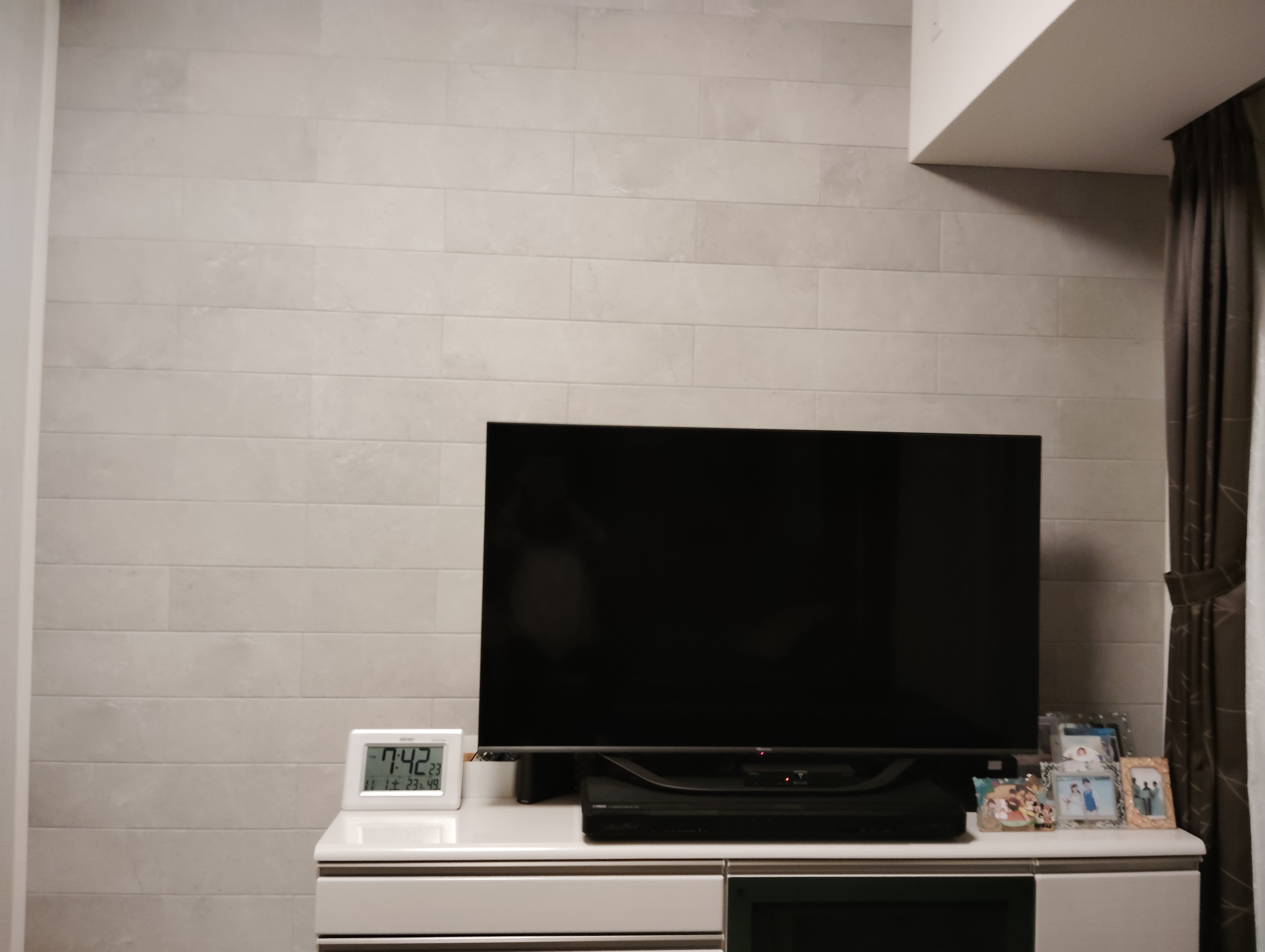 機能性と高級感のある壁