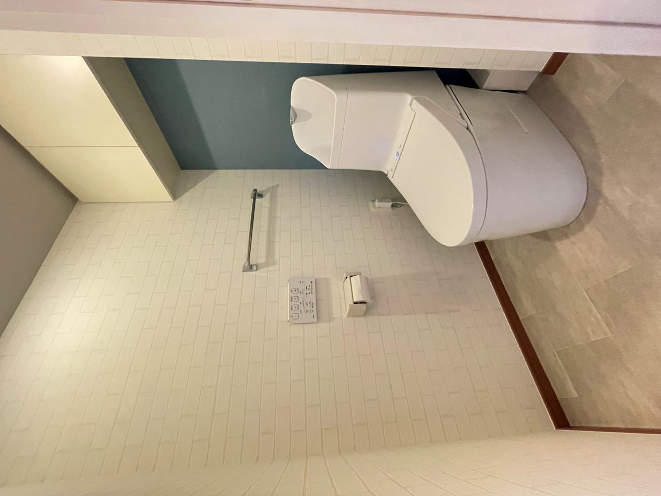 アクセントクロスが映える空間へ　トイレリフォーム