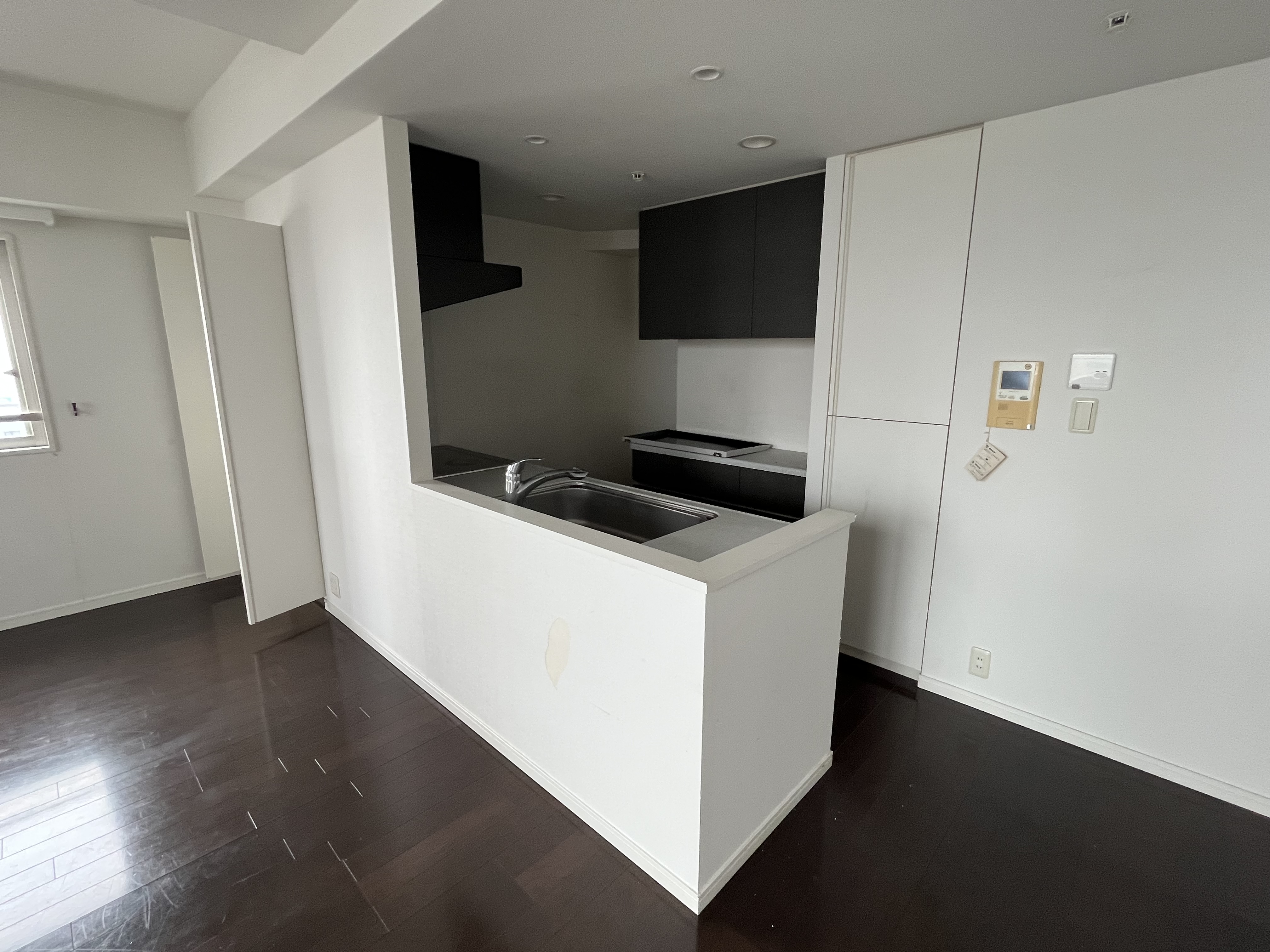 中古物件のクロスとクッションフロア交換