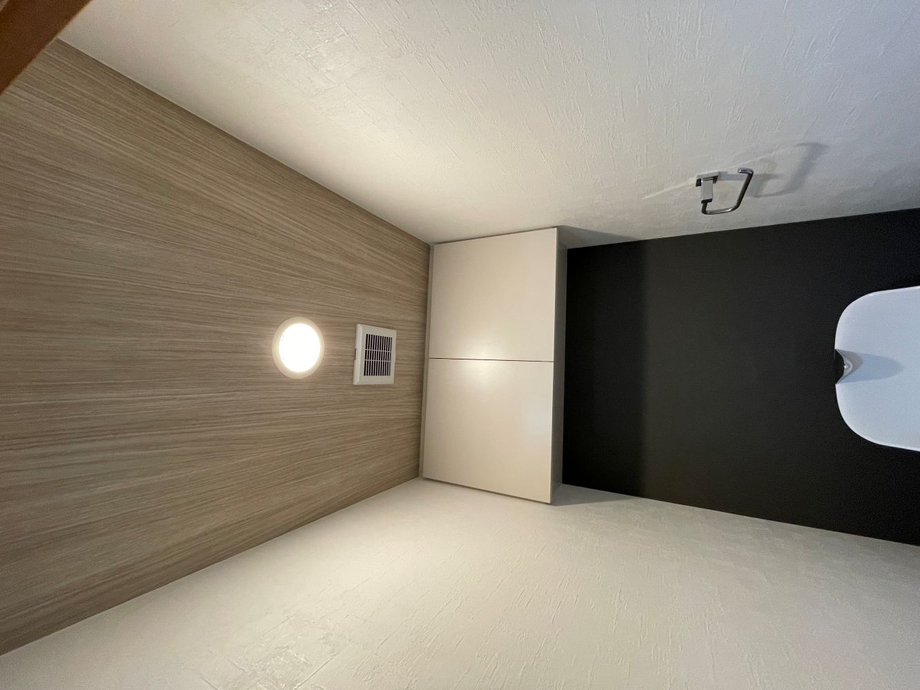 自動開閉で毎日が更に快適に　トイレリフォーム