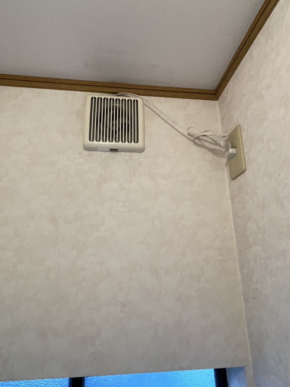 古いトイレを最新モデルに交換しました！