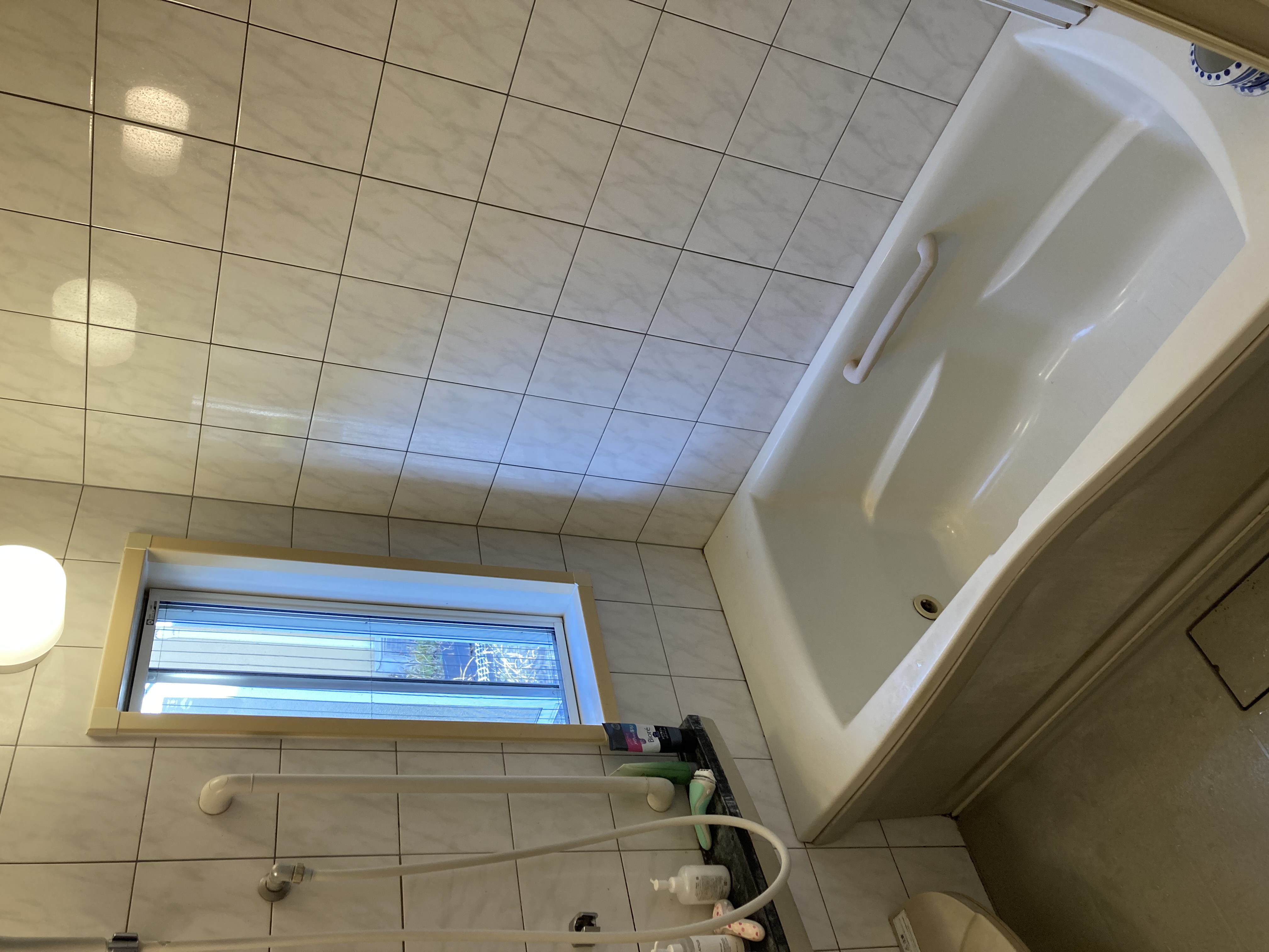 浴室で一日の疲れを癒します