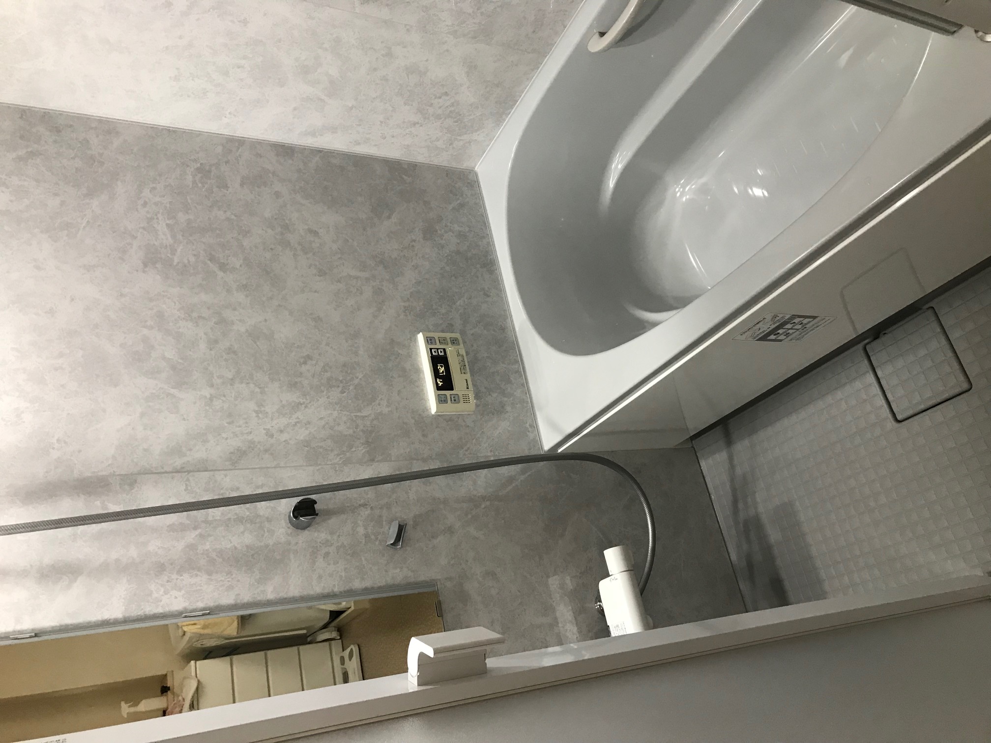 お風呂のリフォームと洋室の内窓の取付け