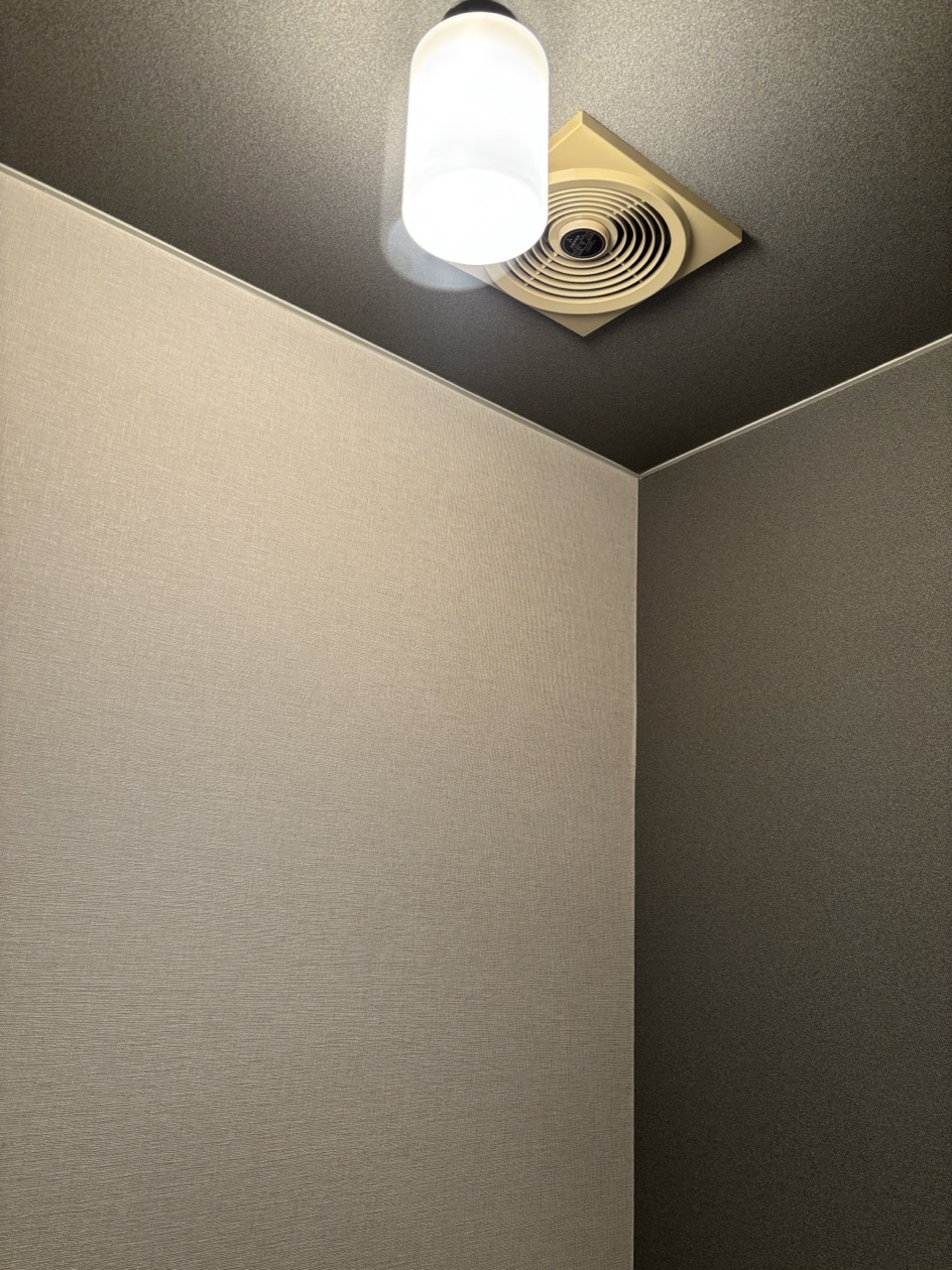 落ち着いた雰囲気で気持ちよく使えるスペースに