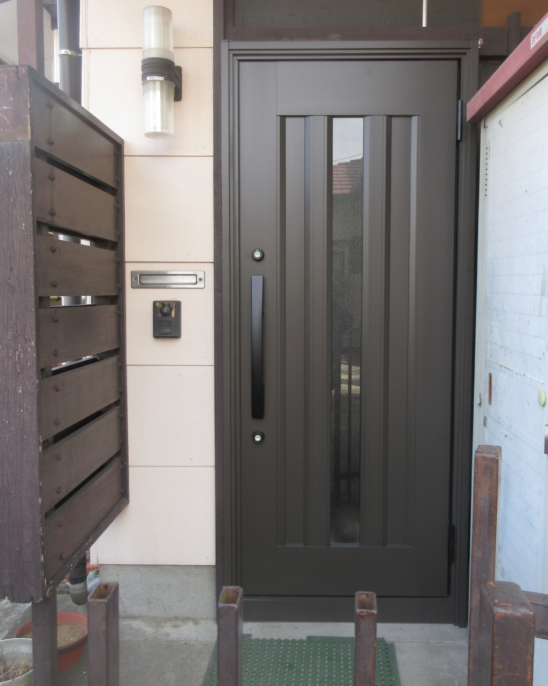 玄関ドアリフォーム工事