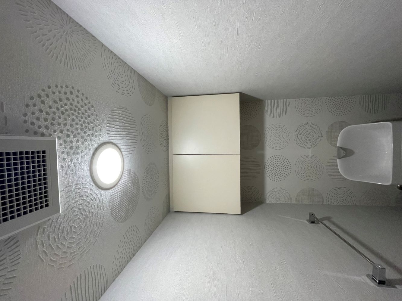 シンプルで可愛い、心地よいトイレ　トイレリフォーム