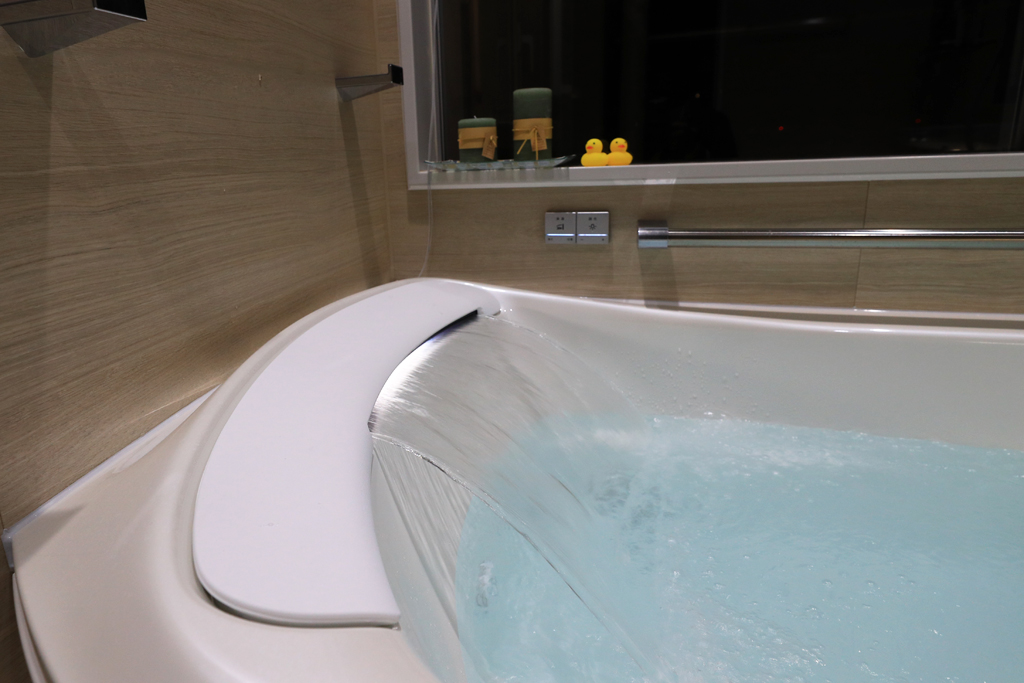 ラグジュアリーホテルライクな浴室（シンラ）