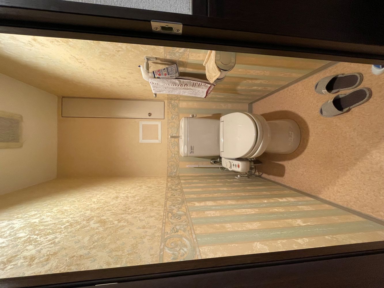 グリーンで爽やかな空間へ　トイレリフォーム