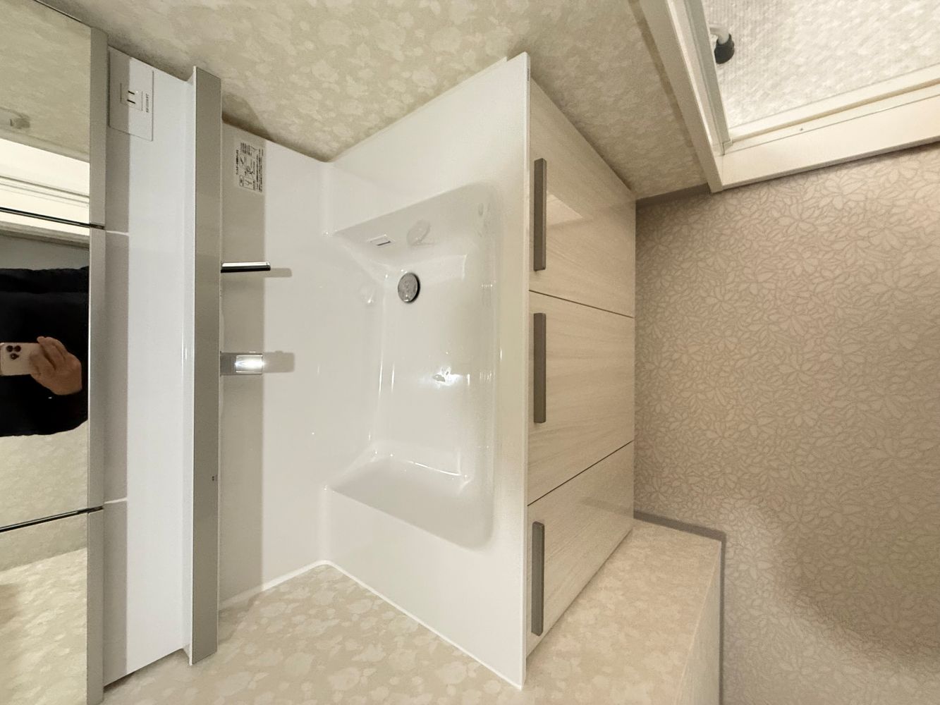 掃除の手間なくキレイが続く　ユニットバス、洗面所リフォーム