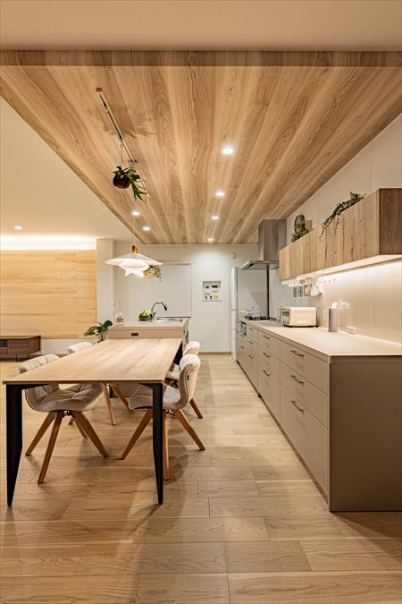 黒から白へ～家族が集う明るくLDK～