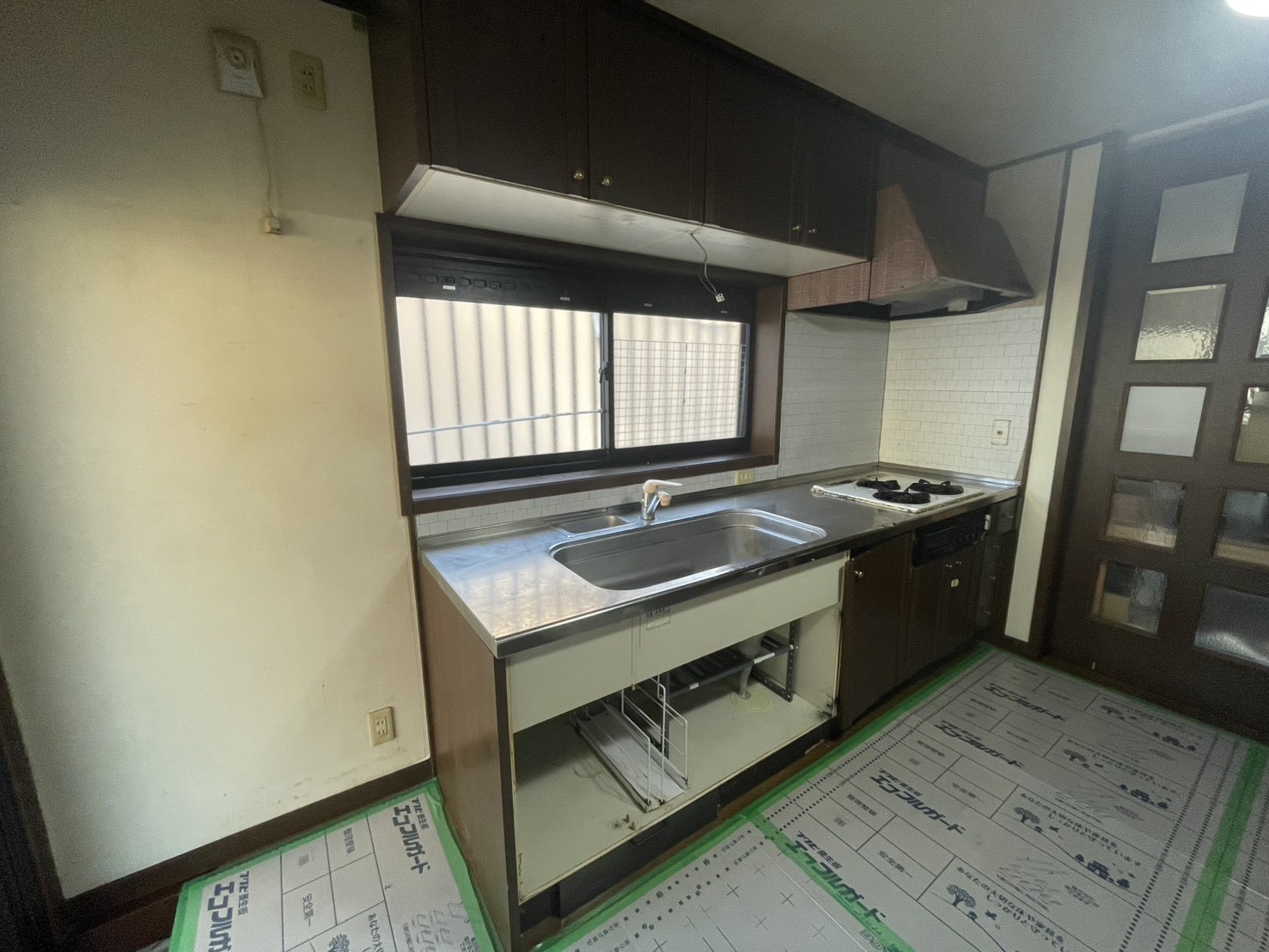 暗く感じていたキッチンを明るく快適にリフォーム