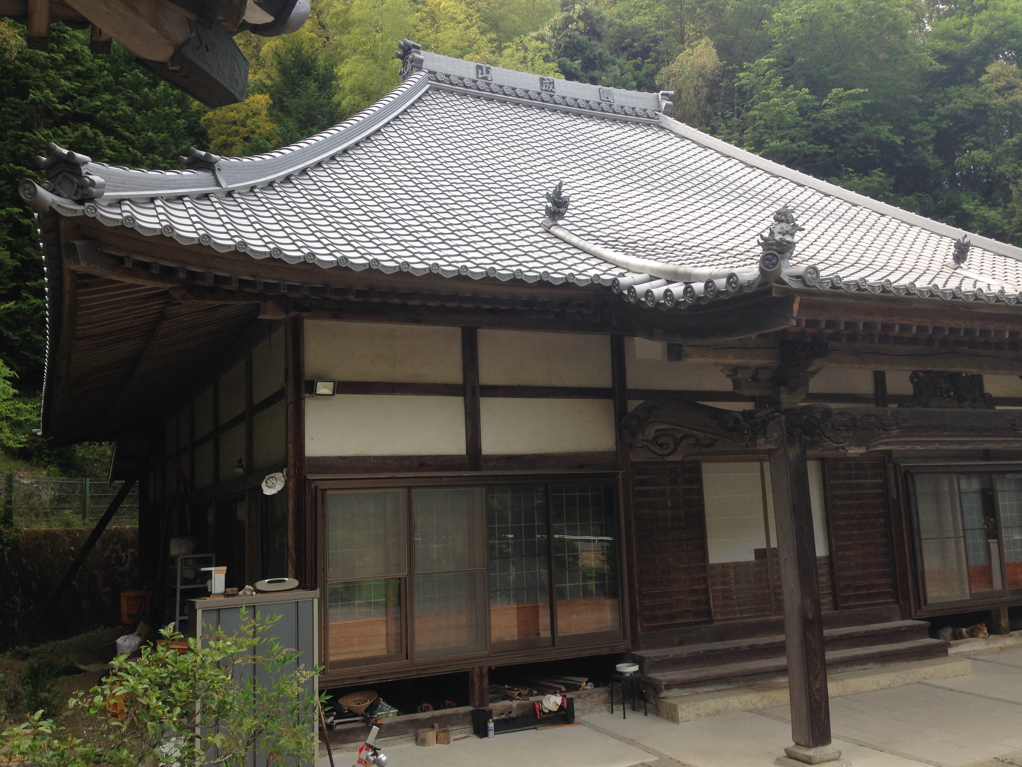 お寺の屋根の葺き替え