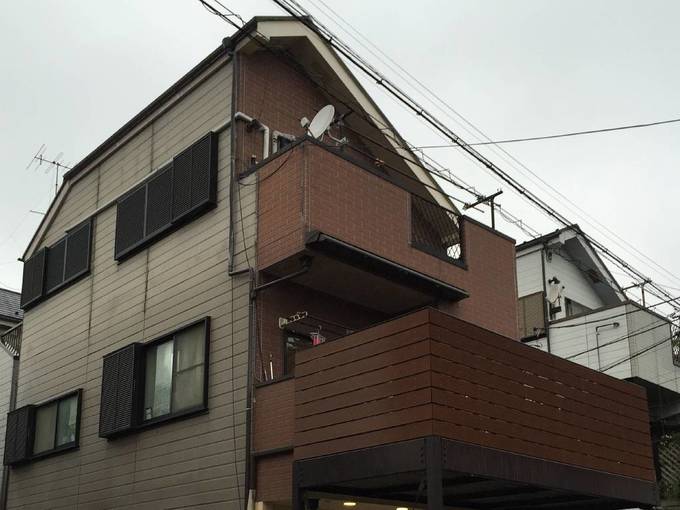 屋根カラーベスト、外壁窯業系サイディング（アスベスト入り）