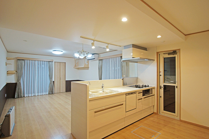 キッチンを新たに設置しLDKにしました。オープンキッチンで家族との会話も弾みます。