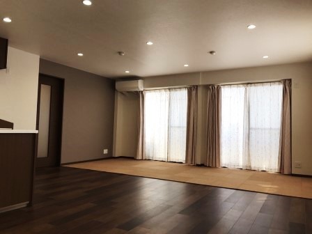 賃貸マンション２室を１室にリノベーション