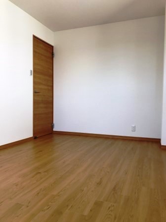 賃貸マンション２室を１室にリノベーション