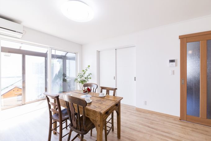 ���r���O