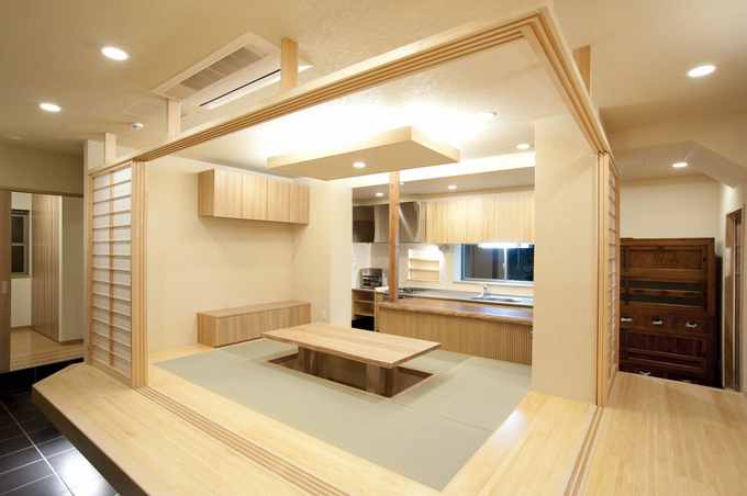 隠れ家的料亭の様な掘り炬燵のある家