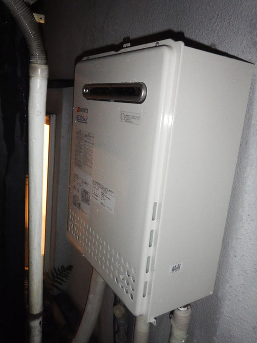 築20年の建売住宅の4軒中2軒が床下から漏水してました