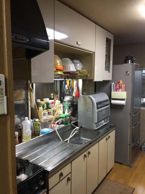 料理作りが楽しくなる収納充実のキッチン