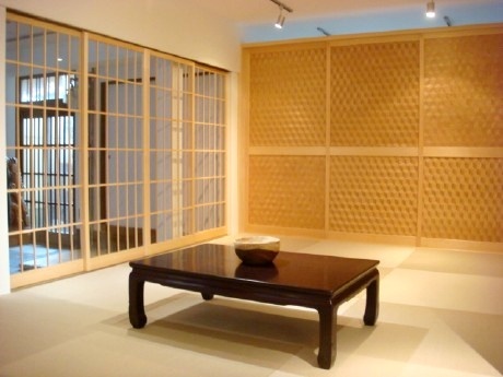 近代的和室　網代編みを建具に採用し趣を演出