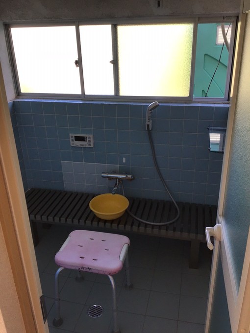 浴室壁面ベンチ取付工事