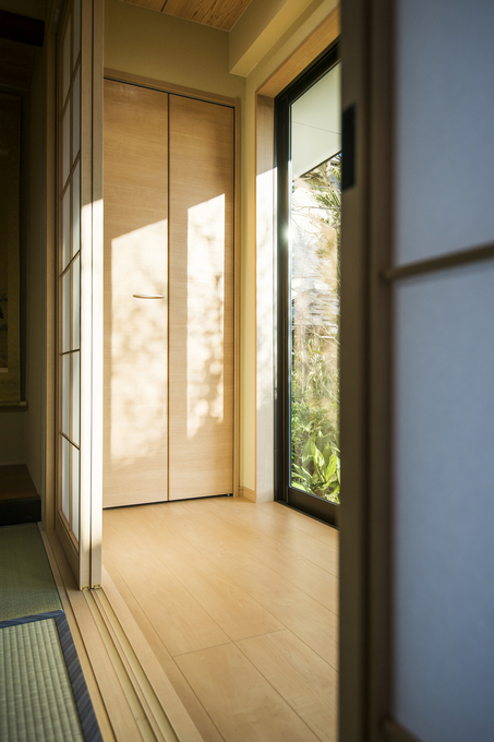 �a���Ɍq���鉏���́A���������J�b�g�������ƂŁA�����̖��邳���A�b�v���܂����B