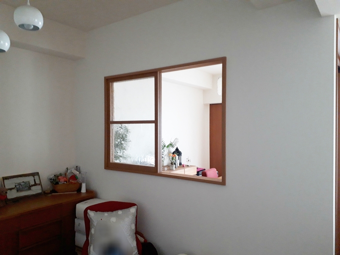 窓を設け、光と風を取り込めるようになりました。