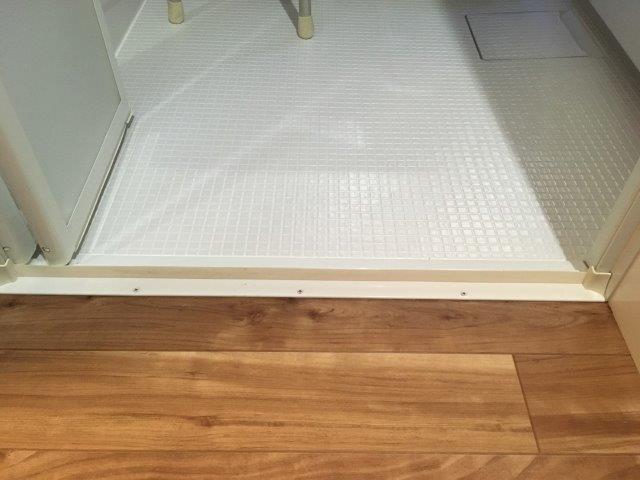 介護保険でお風呂の段差6㎝からバリアフリーへリフォーム